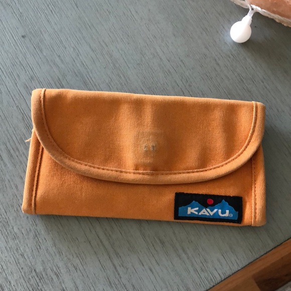 Kavu Handbags - Kavu trifold wallet